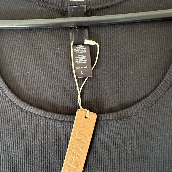 Skims black tank - Picture 2 of 3